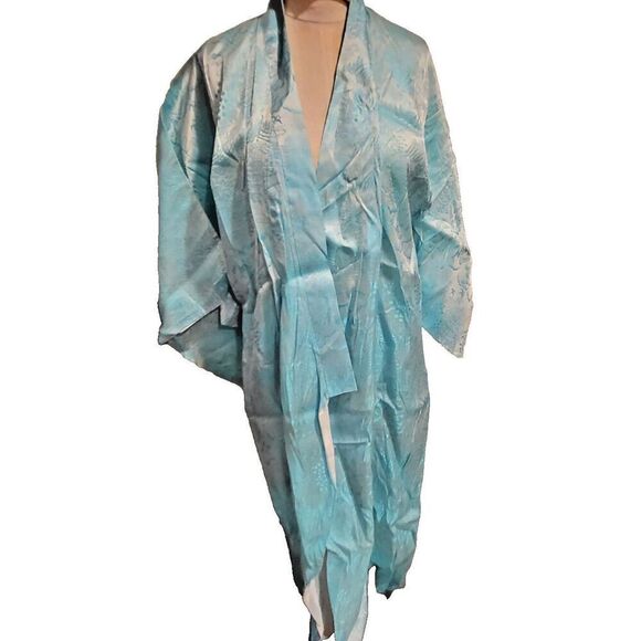 Vintage Japanese Pale Blue Kimono with Embroidered Scenes One Size - Picture 3 of 3